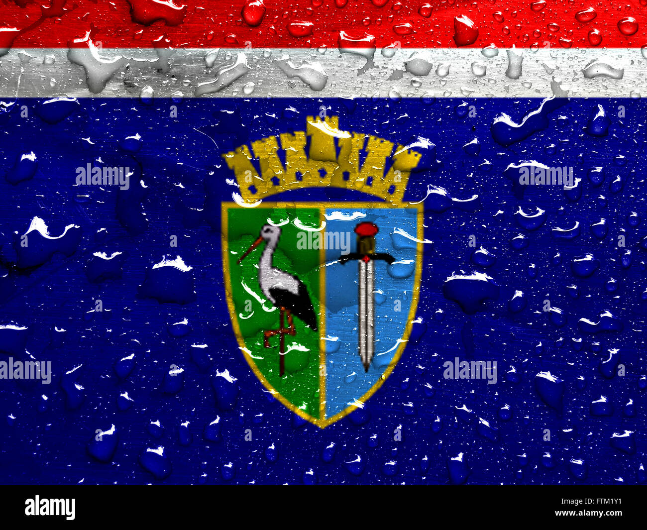 Flagge von Sisak-Moslavina Grafschaft mit Regen fällt Stockfoto