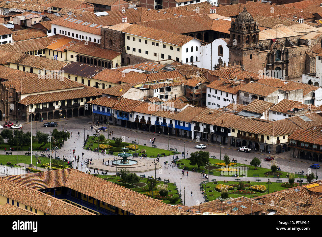 Praca De Armas Und Iglesia Convento De La Merced Rechts Cusco Peru praca-de-armas-und-iglesia-convento-de-la-merced-rechts-cusco-peru