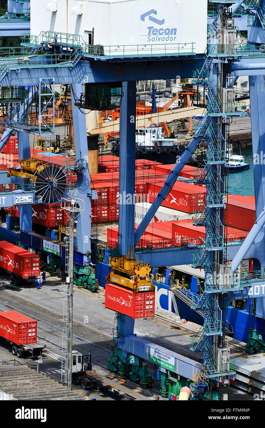 Der Containerumschlag im Hafen-Terminal der Stadt befindet sich auf Route MERCOSUR Stockfoto