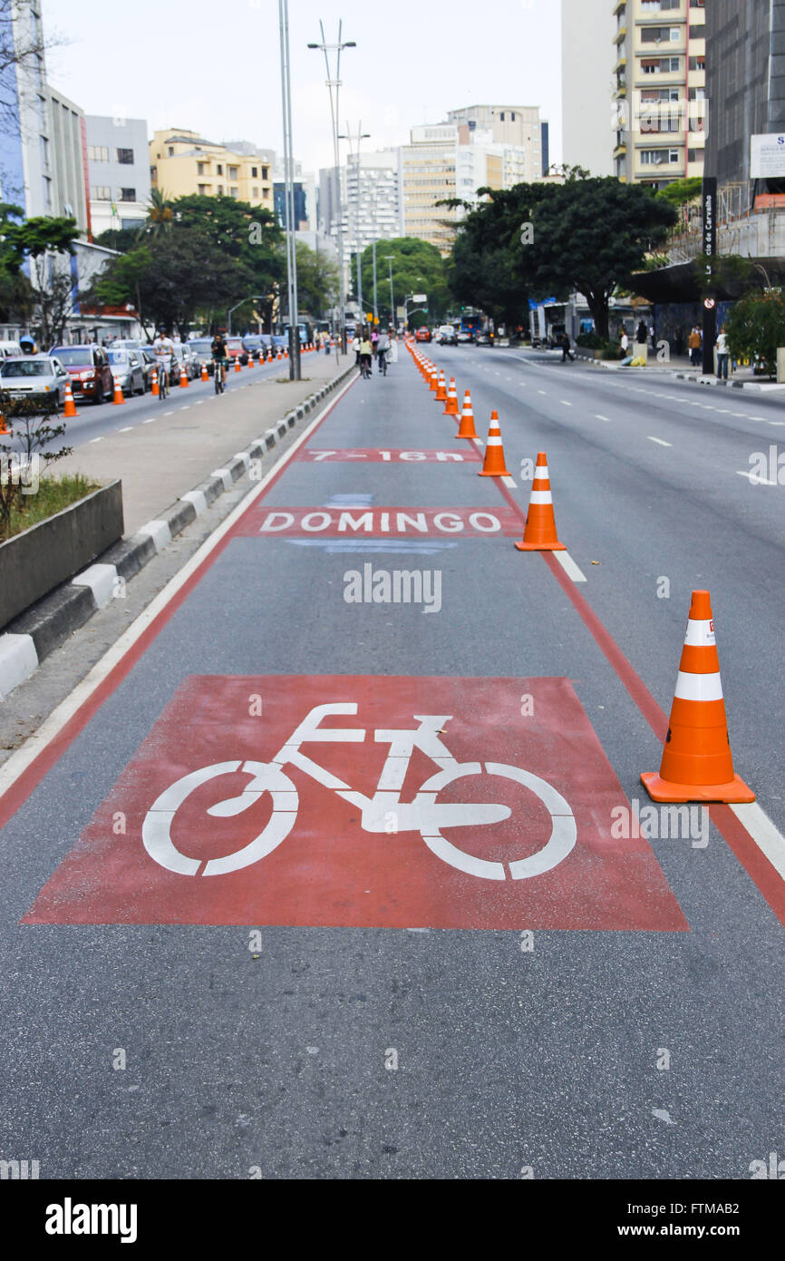 Radweg auf der Avenida Paulista in World Car Free Day Stockfoto