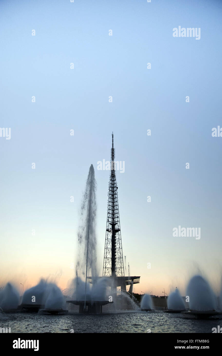 Praça Das Fontes Fernsehturm und die Stadt Brasilia - Projekt Lucio Costa Stockfoto