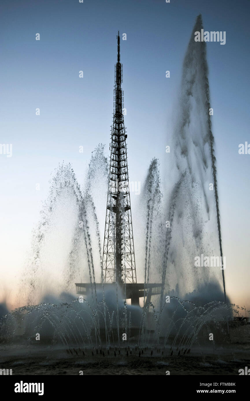 Praça Das Fontes Fernsehturm und die Stadt Brasilia - Projekt Lucio Costa Stockfoto
