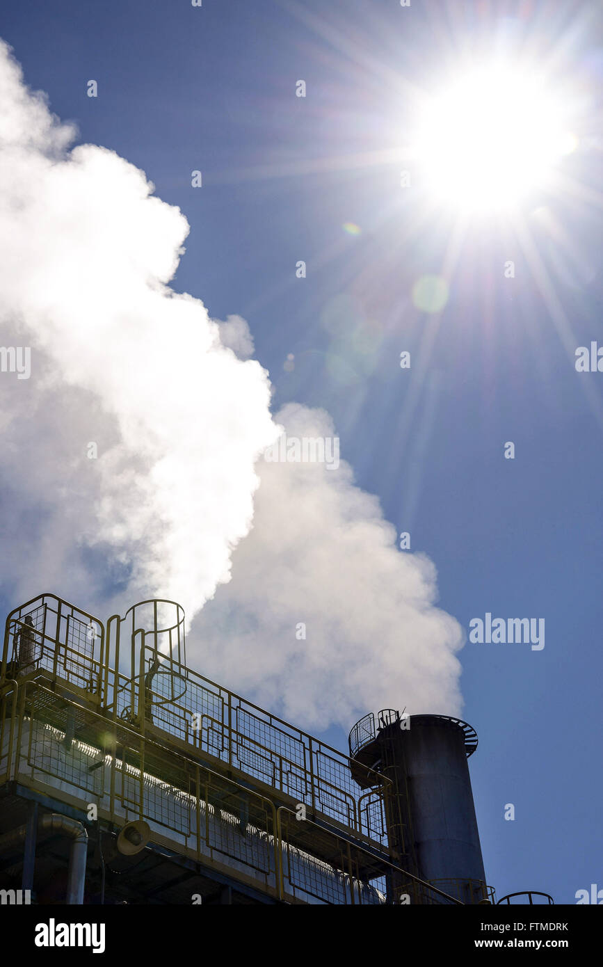 Rauch des Kamins für die Verarbeitung von Zuckerrohr in Anlage Stockfoto