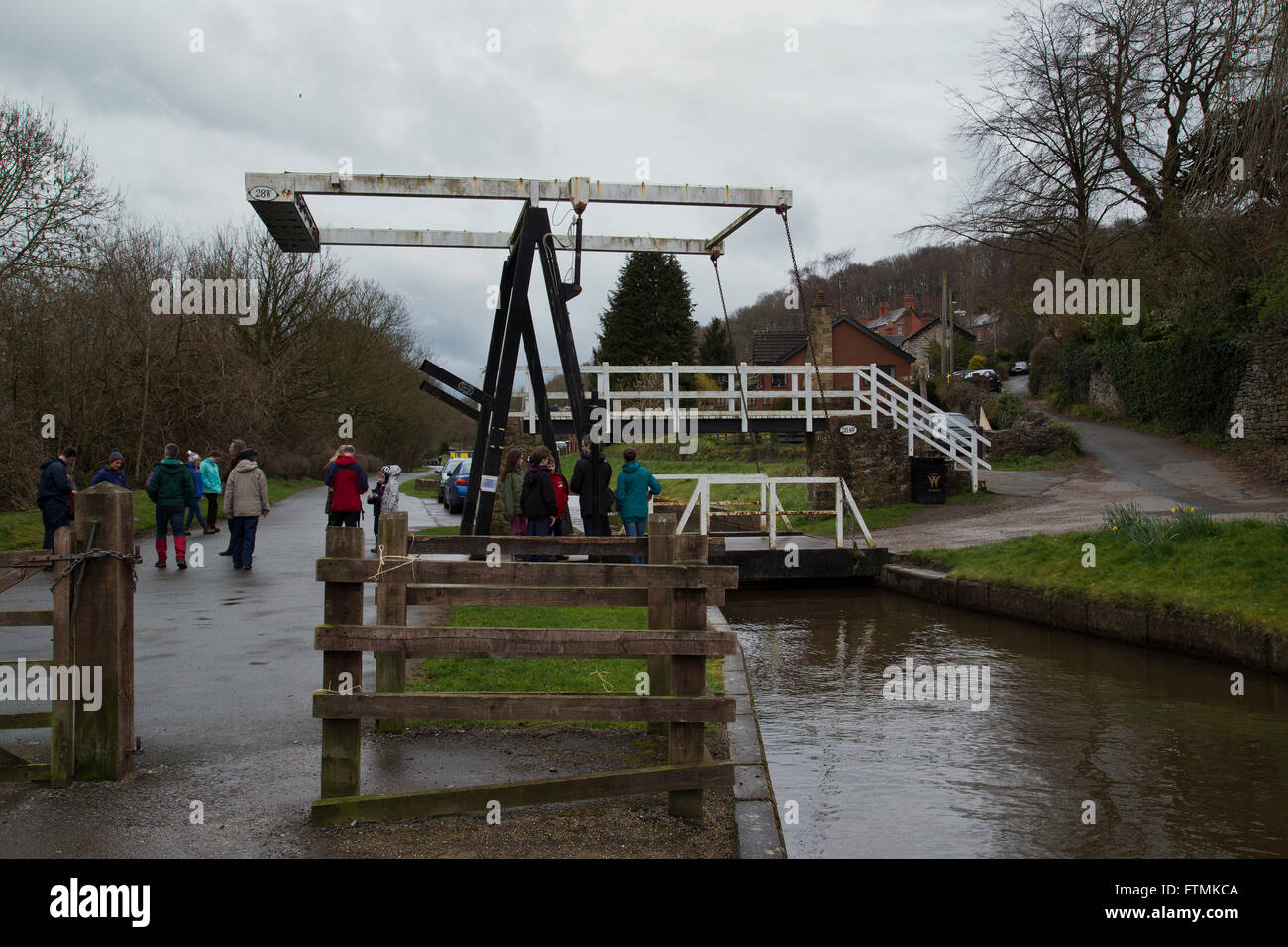 Hubbrücke auf dem Llangollen Kanal in Nord-Wales im frühen Frühjahr Stockfoto