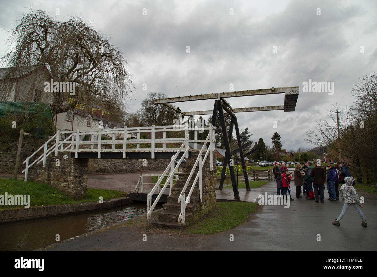 Hubbrücke auf dem Llangollen Kanal in Nord-Wales im frühen Frühjahr Stockfoto