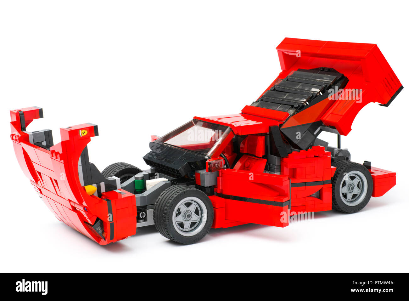 Tambow, Russische Föderation - 3. Januar 2016 LEGO Creator Experte Ferrari F40 Auto mit offener Motorhaube, Türen und Kofferraum. Stockfoto