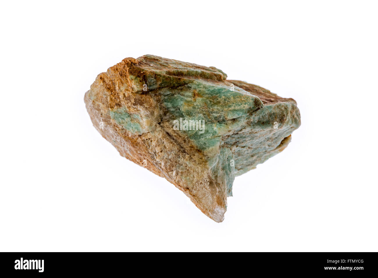 Amazonite / Amazon Stein Probe, grüne verschiedener Microcline Feldspat auf weißem Hintergrund Stockfoto