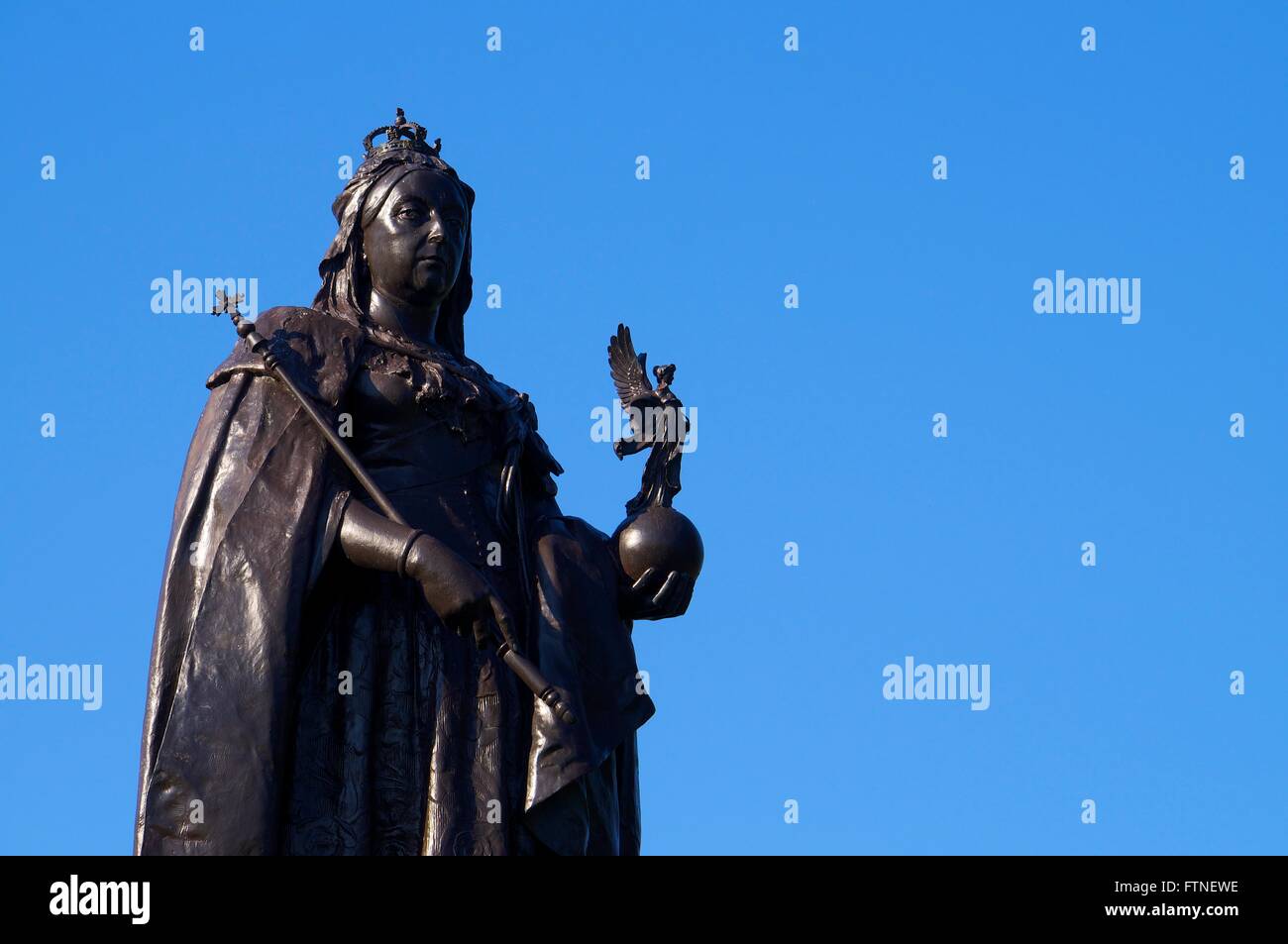 Bronze-Statue Königin Victoria. Bitts Park, Carlisle, Cumbria, England, Vereinigtes Königreich, Europa. Stockfoto