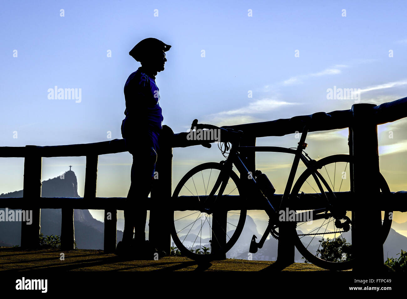 Ciclista Na Vista Chinesa keine Alto da Boa Vista - Parque Nacional da Floresta da Tijuca Stockfoto