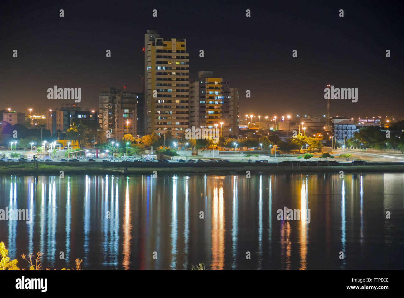 Nachtansicht der Stadt Petrolina Aussicht von Juazeiro Stockfoto