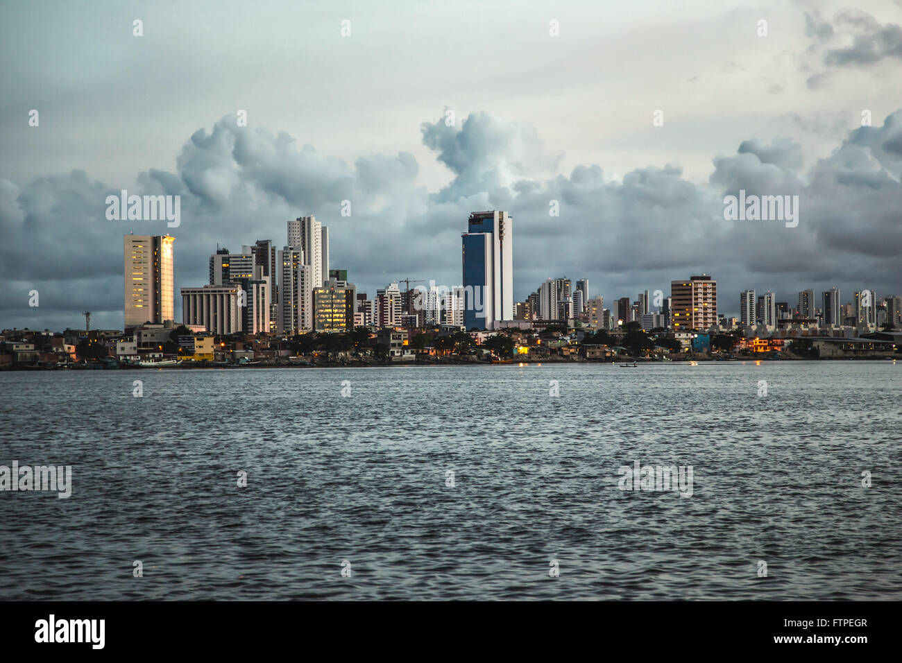 Blick auf Brasilia stur und Boa Viagem Strand Nachbarschaft im Hintergrund Stockfoto