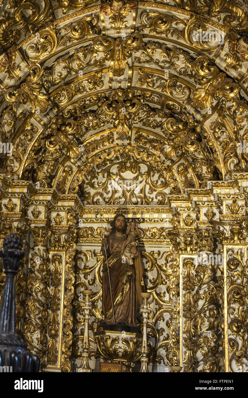 Detailbild des Sao Jose Altar geschnitzt in Gold von der Kirche Sao Francisco Stockfoto