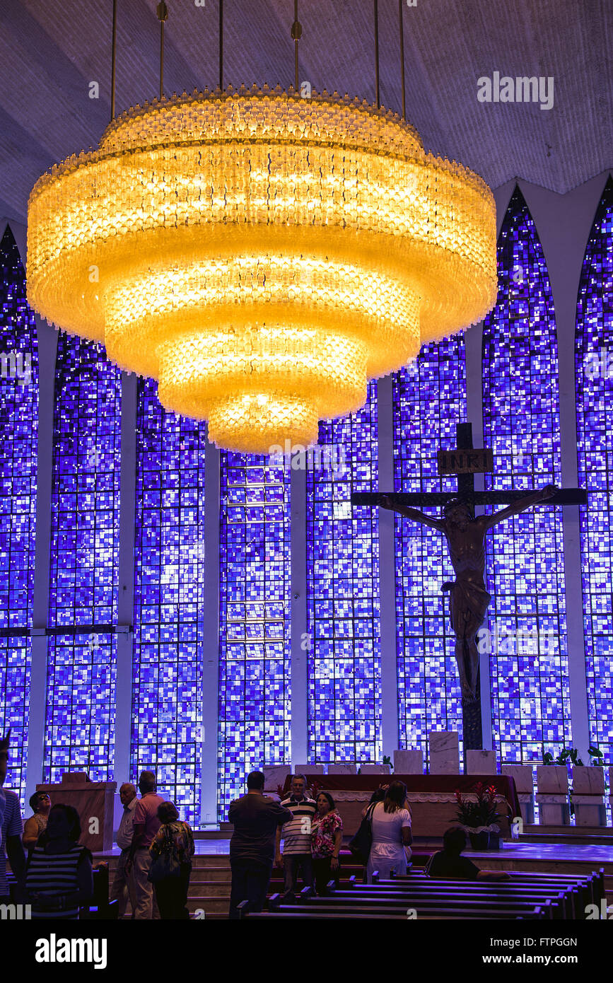 Innere des Dom Bosco Sanctuary - made Kronleuchter 7.400 Gläser aus Murano-Glas Stockfoto