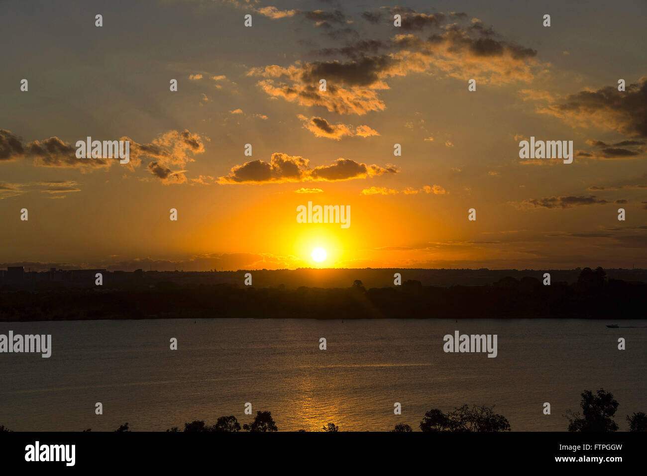Sonnenuntergang am See Paranoa Stockfoto