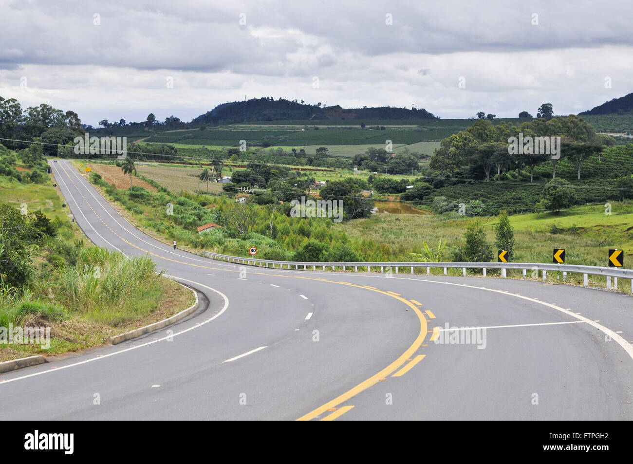 BR-146 - über die Städte der Guaxupe Sao Pedro da Uniao Stockfoto