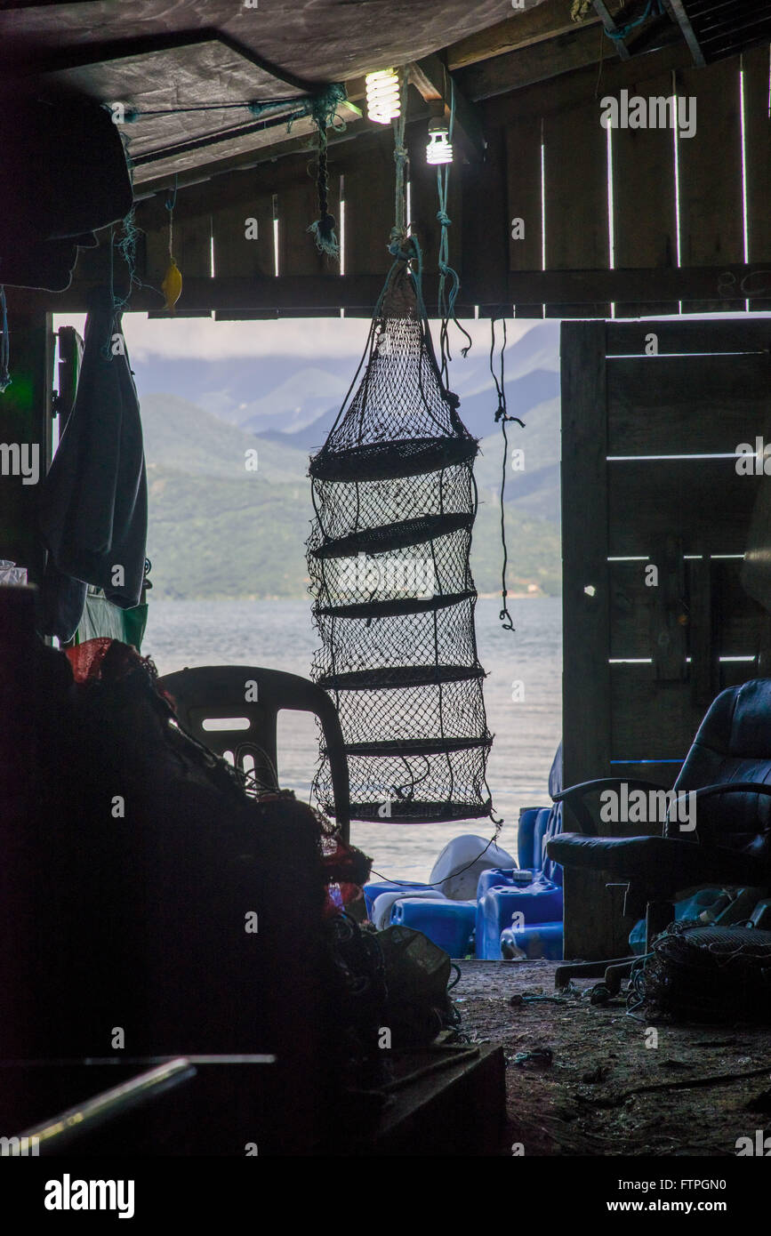 Ausrüstung in marine Bauernhof namens Laterne für den Anbau von Austern und Muscheln Stockfoto