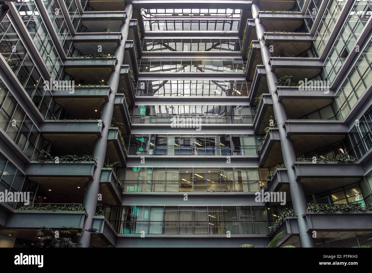Arquitetura Moderna - Vista Interna CBRE Centro Empresarial tun Aco - Bairro Jabaquara Stockfoto