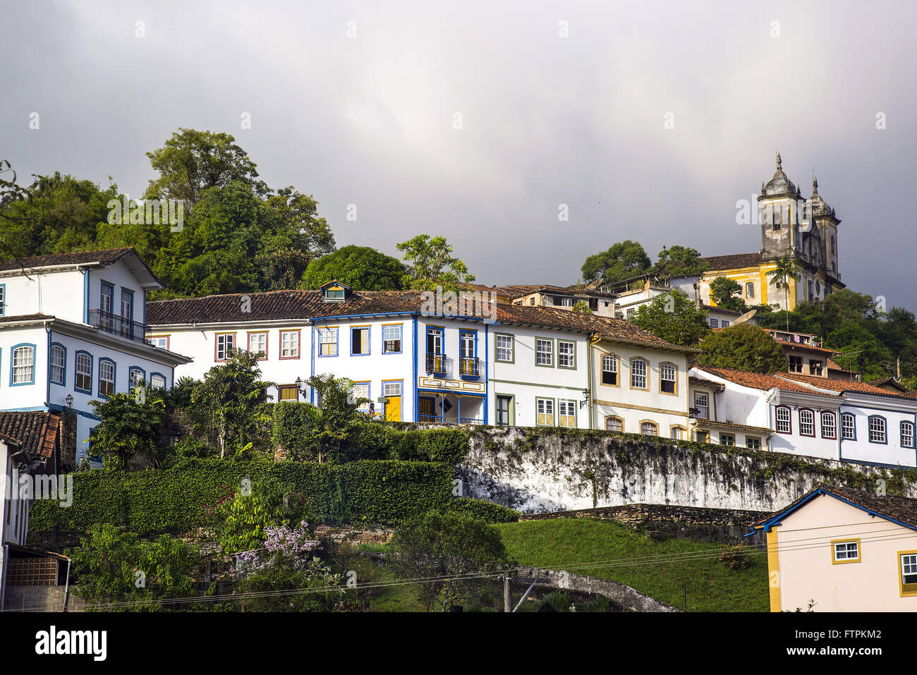 Casario kolonialen e Igreja de São Francisco de Paula keine Morro da Piedade - Bairro Piedade Stockfoto