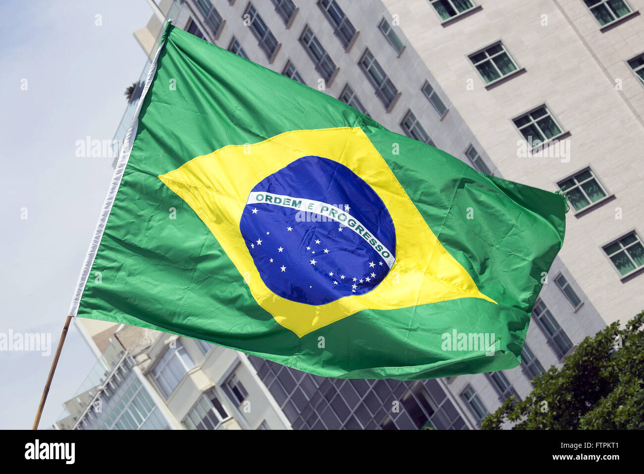 Brasilien-Flagge während einer Protestaktion gegen die Korruption und gegen die Regierung von Präsidentin Dilma Rousseff Stockfoto