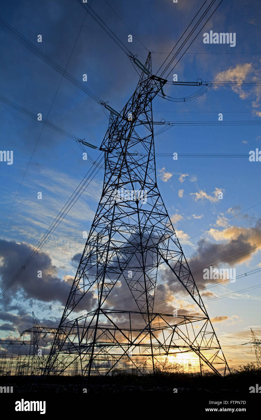 Türme für die Übertragung von elektrischer Energie erzielte Paulo Afonso hydroelektrische komplexe Stockfoto