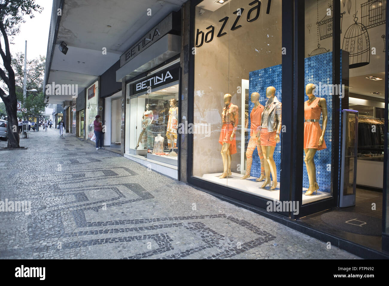 Schaufenster der Geschäft für Damenbekleidung in der Nachbarschaft Savassi Stockfoto