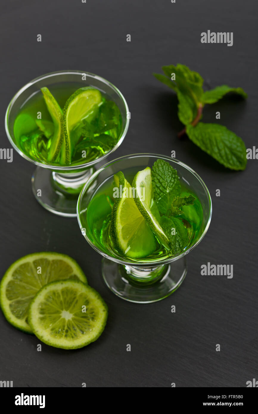 Limette und Minze, Wodka trinken grün Stockfoto