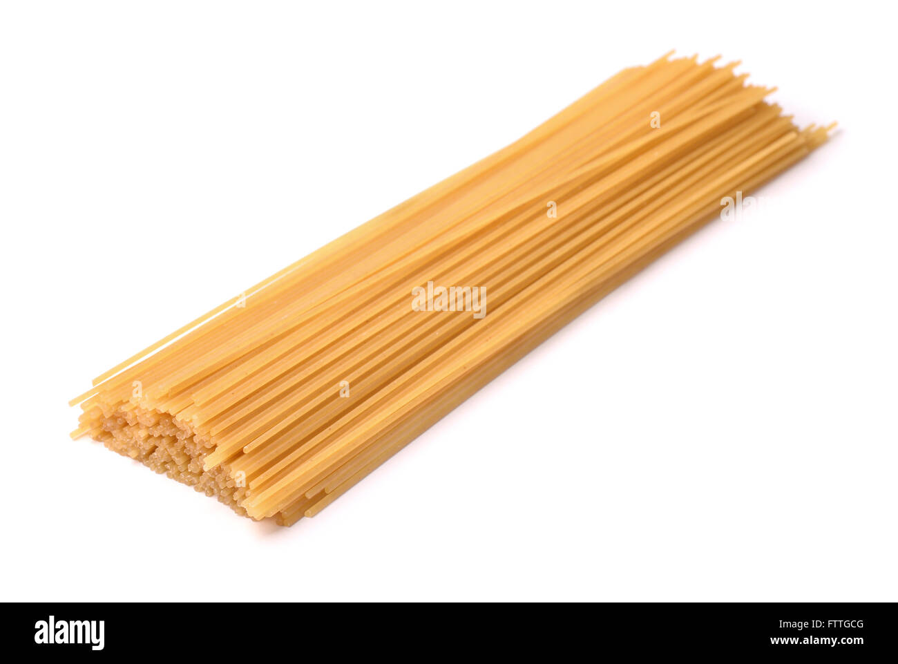 Rohe italienische Pasta, isoliert auf weiss Stockfoto