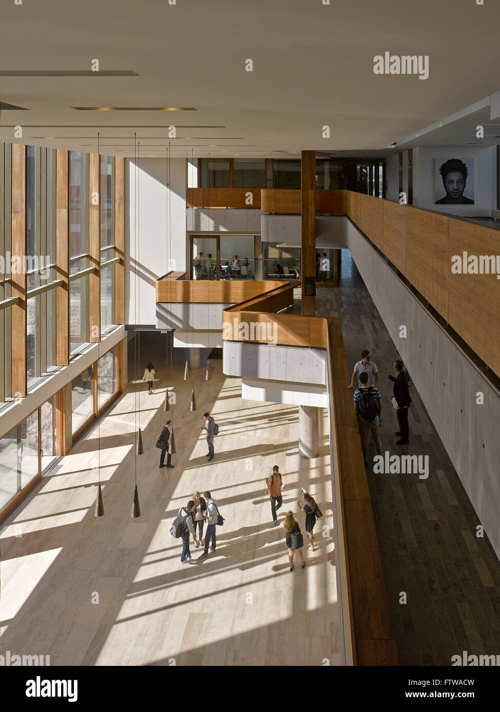 Große Halle. Ivey Business School, London, Großbritannien. Architekt: Hariri Pontarini Architects, 2013. Stockfoto