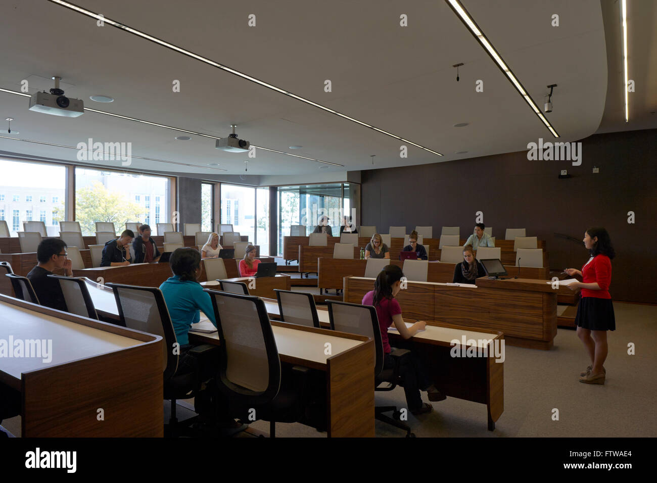 Vortragsraum. Ivey Business School, London, Großbritannien. Architekt: Hariri Pontarini Architects, 2013. Stockfoto