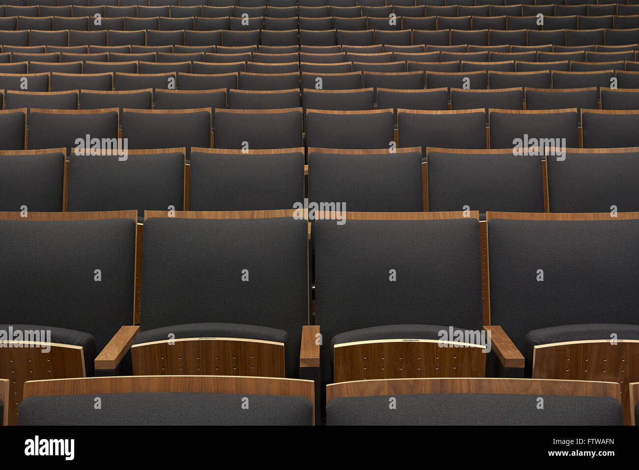 Hörsaal sitzen. Ivey Business School, London, Großbritannien. Architekt: Hariri Pontarini Architects, 2013. Stockfoto