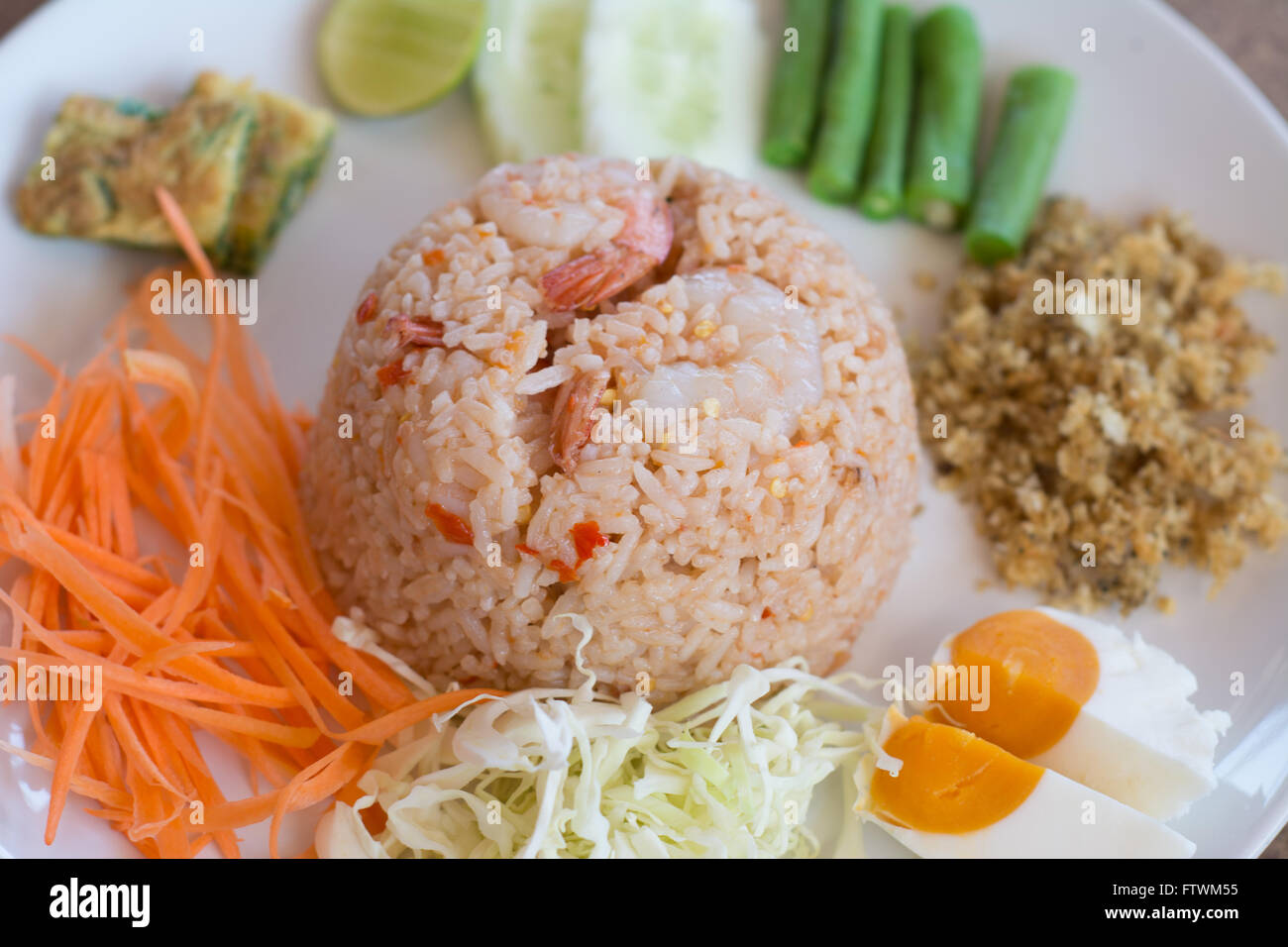 Thai-Food, gebratener Reis mit Garnelen Stockfoto