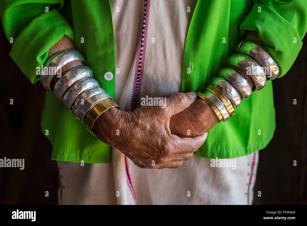 Padaung Tribes Trägerin Armbänder Stockfoto