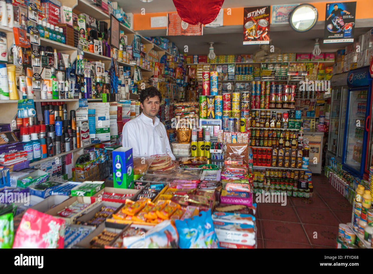 Afghanische Ladenbesitzer in kabul Stockfoto