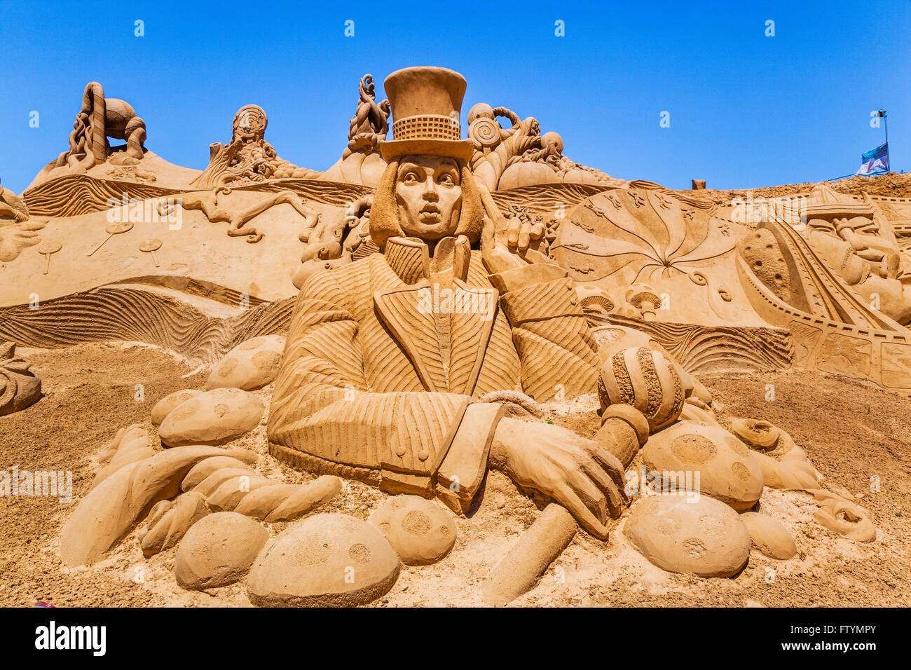 Portugal, Algarve, Faro Bezirk, Pera, Willy Wonka Skulptur auf dem FIESA International Sand Festival Stockfoto