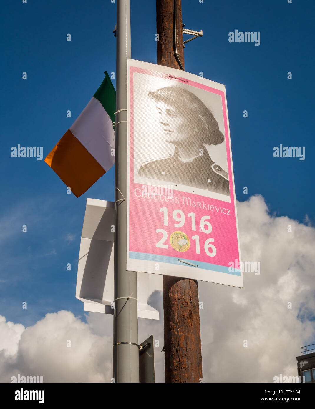 Gräfin Markievicz Osteraufstand hundertjährigen Plakat in Falls Road in West Belfast. 1916-2016. Stockfoto
