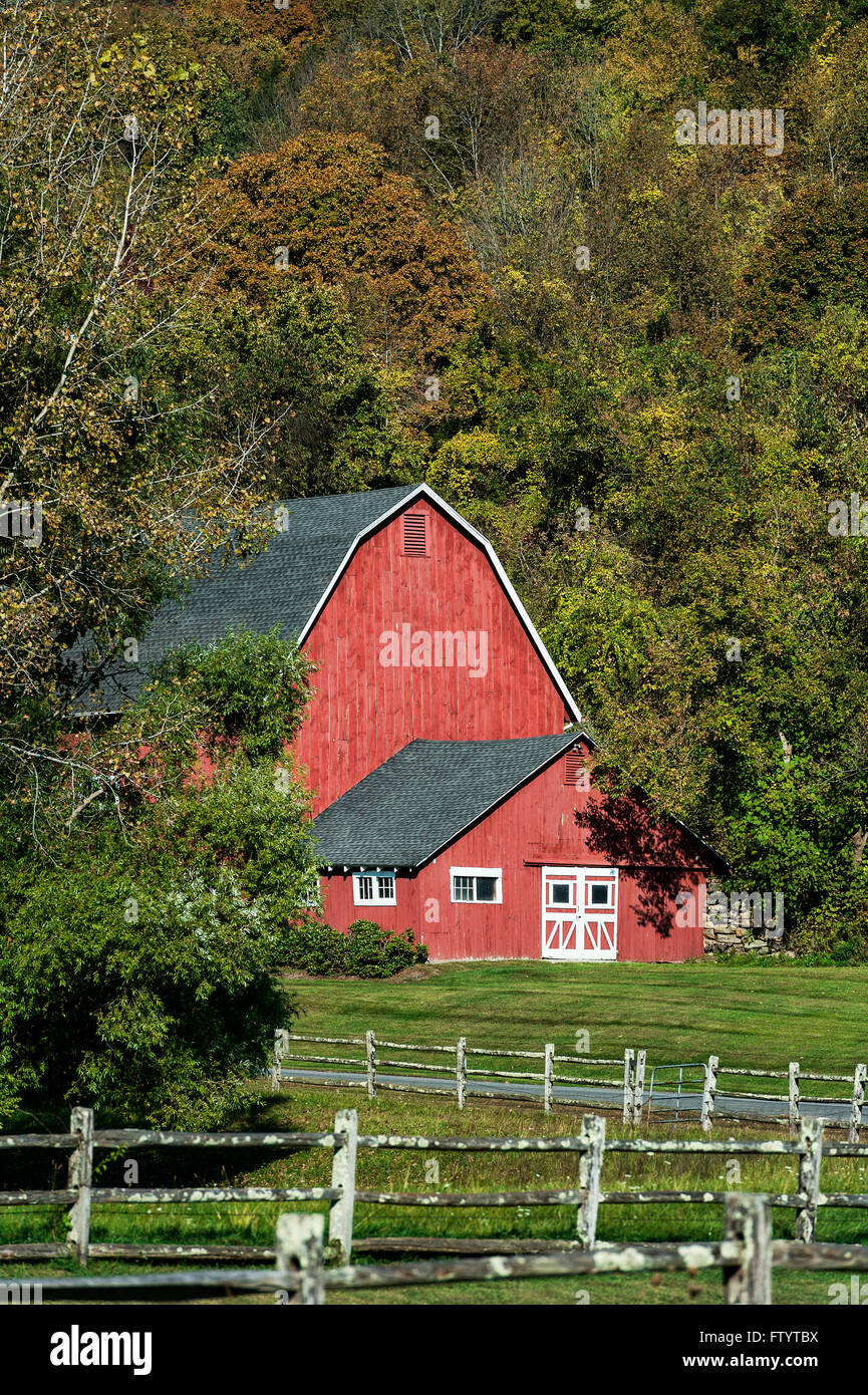 Rote Scheune und Hof, Kent, Connecticut, USA Stockfoto