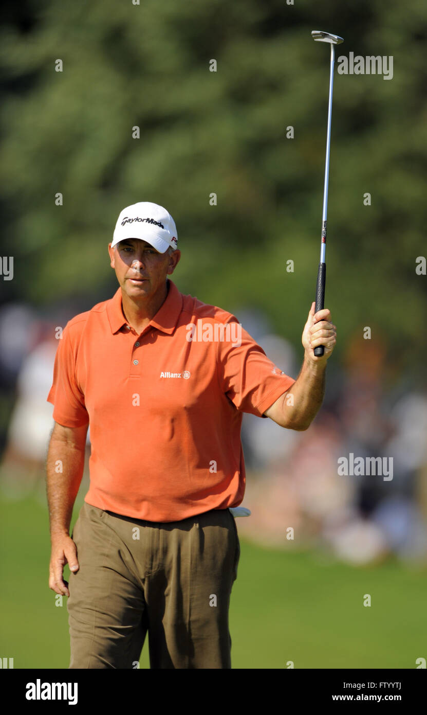 Chaska, MN, Vereinigte Staaten von Amerika. 14. August 2009. Tom Lehman (USA) reagiert auf ein gemacht Putt in der zweiten Runde der 2009 PGA Championship im Hazeltine National Golf Club am 14. August 2009 in Chaska, MN. ZUMA Press/Scott A. Miller © Scott A. Miller/ZUMA Draht/Alamy Live-Nachrichten Stockfoto