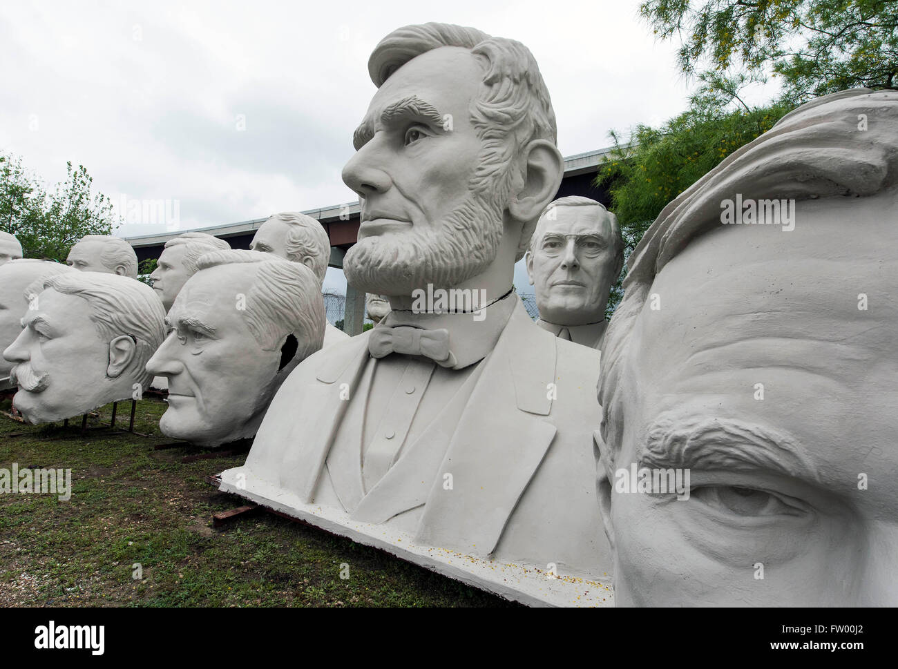 Houston, Texas, USA. 30. März 2016. Presidential Köpfe des Bildhauers David Adickes werden im Adickes Sculpturworx Studio bis zu einem Zeitpunkt gespeichert wenn ein dauerhaftes Zuhause für sie gefunden wird. Bildnachweis: Brian Cahn/ZUMA Draht/Alamy Live-Nachrichten Stockfoto