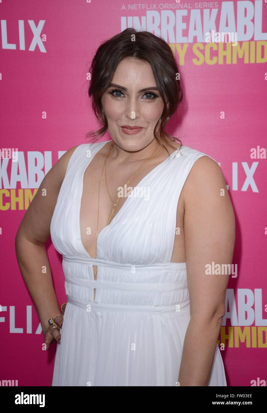 Lauren Adams im Ankunftsbereich für unzerbrechlich KIMMY SCHMIDT Saison 2 Premiere auf NETFLIX, der School of Visual Arts (SVA) Theatre, New York, NY 30. März 2016. Foto von: Derek Sturm/Everett Collection Stockfoto