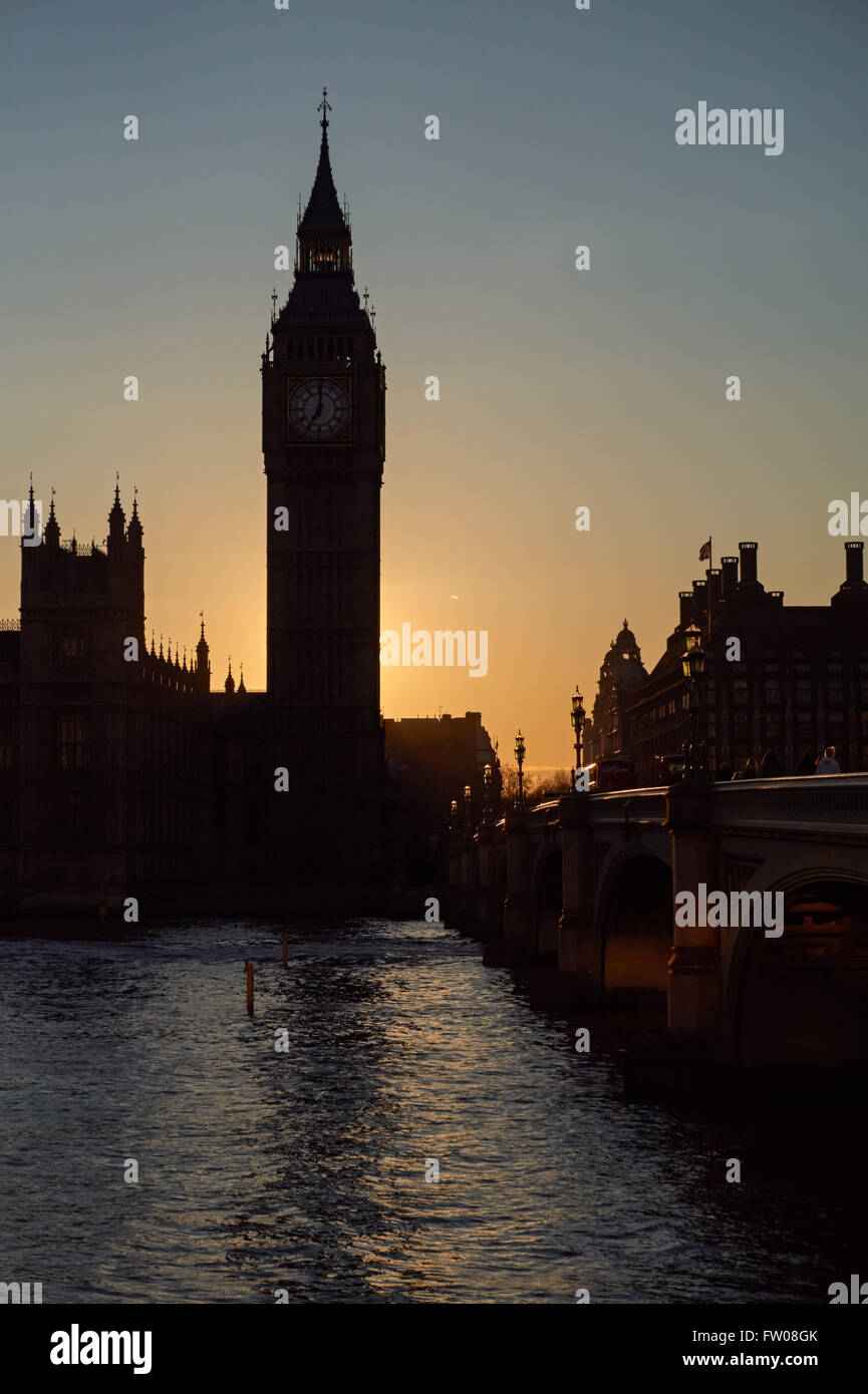 Big Ben, Westminster Bridge und Palace of Westminster bei Sonnenuntergang, London England Vereinigtes Königreich Großbritannien Stockfoto