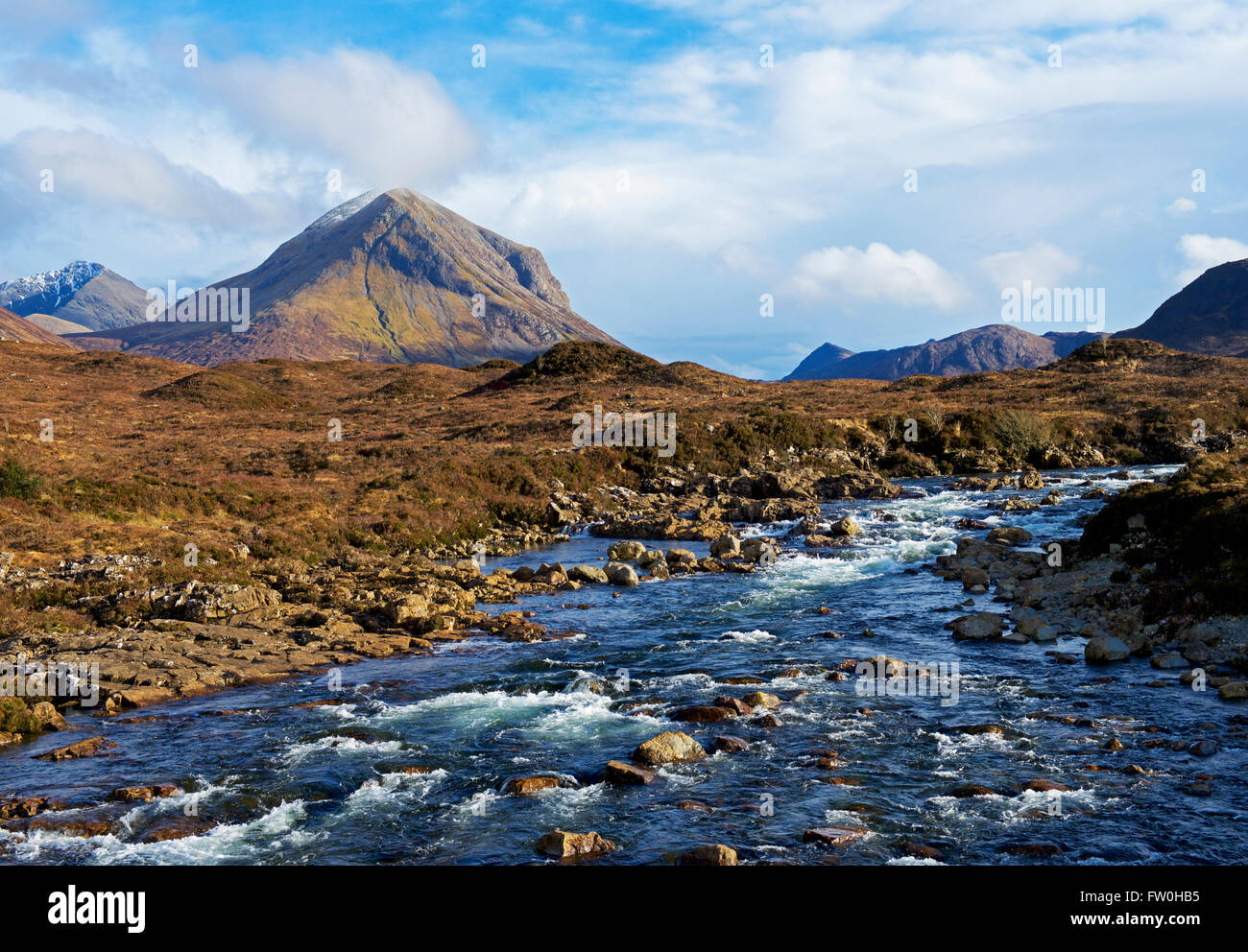 Die Cuillin Berge und den Fluss Sligachan, an Sligachan, Isle Of Skye, innere Hebriden, Schottland, Vereinigtes Königreich Stockfoto