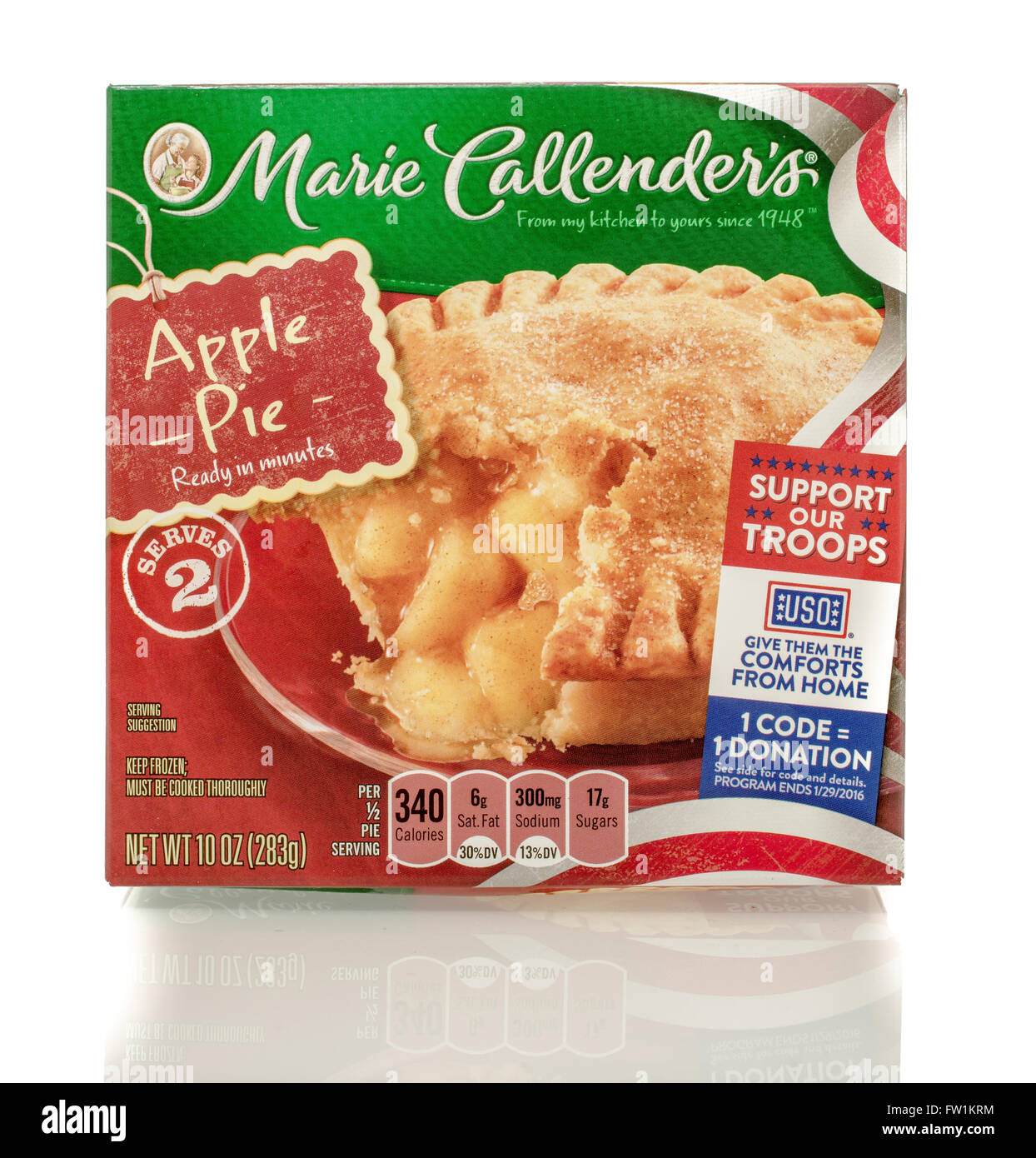 Winneconne, Wisconsin - 30. März 2016: Marie Callender Box Apfelkuchen auf einem isolierten Hintergrund Stockfoto