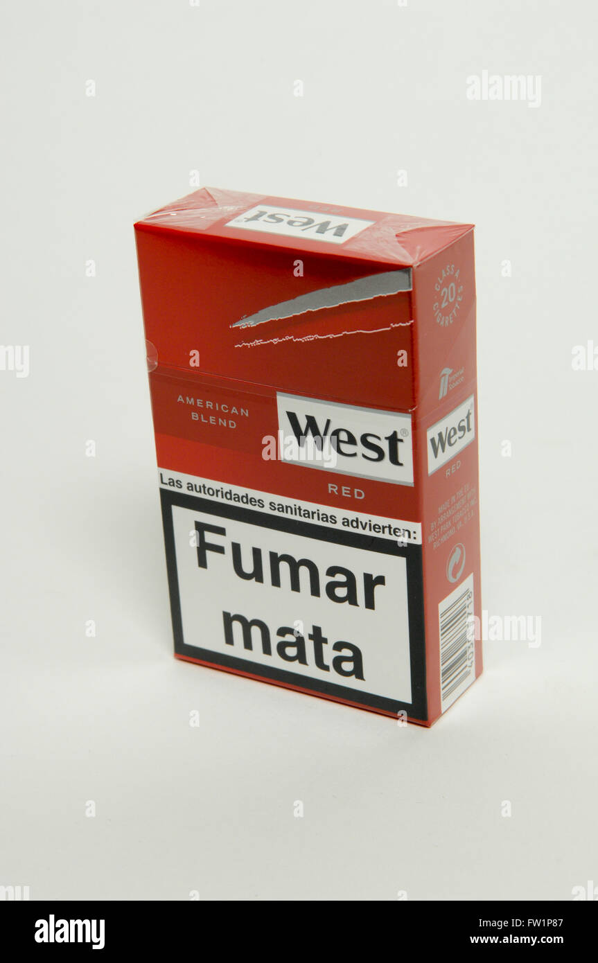 West blue cigarette packet -Fotos und -Bildmaterial in hoher Auflösung –  Alamy