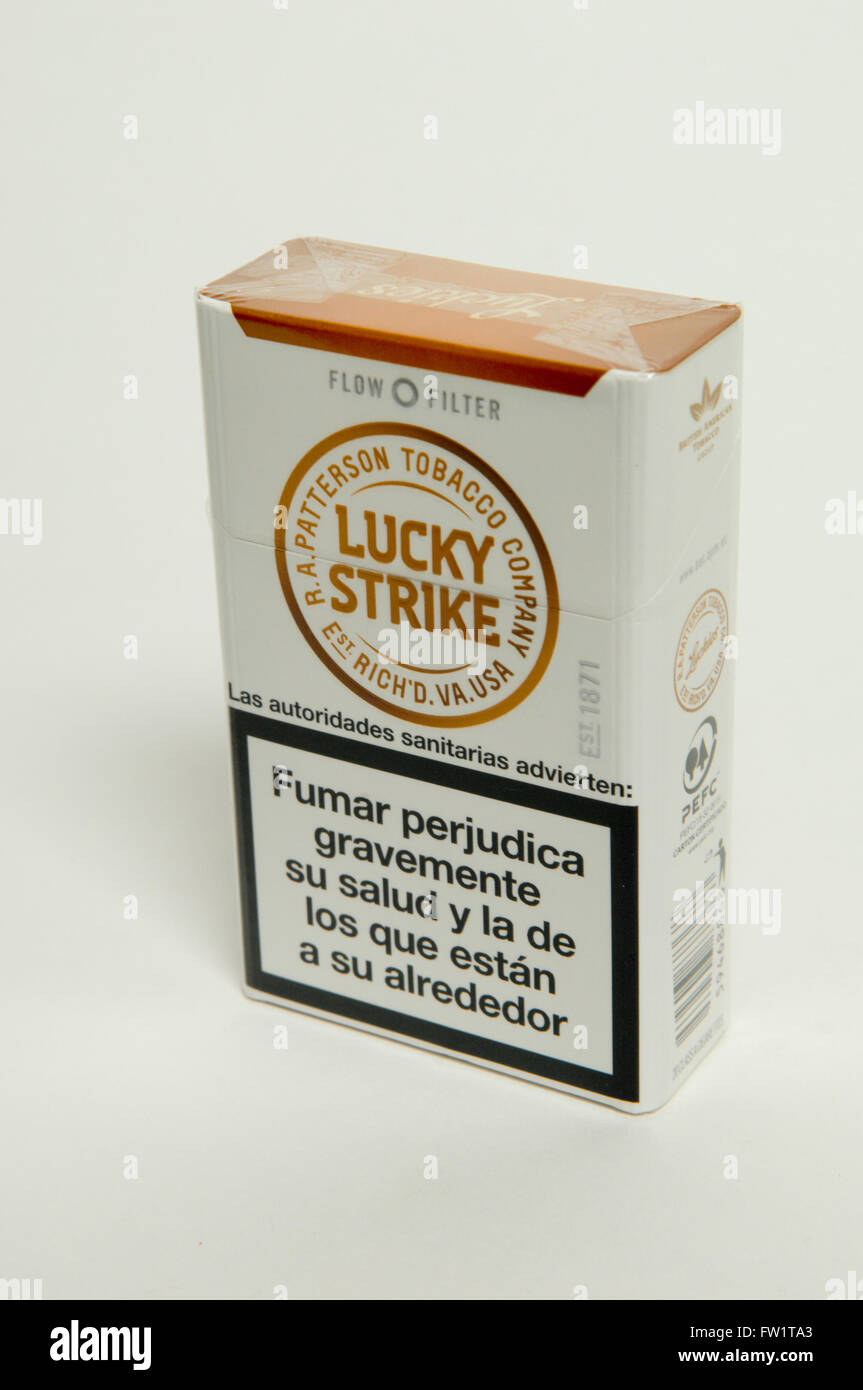 Lucky Strike Cigarettes Stockfotos und -bilder Kaufen - Alamy
