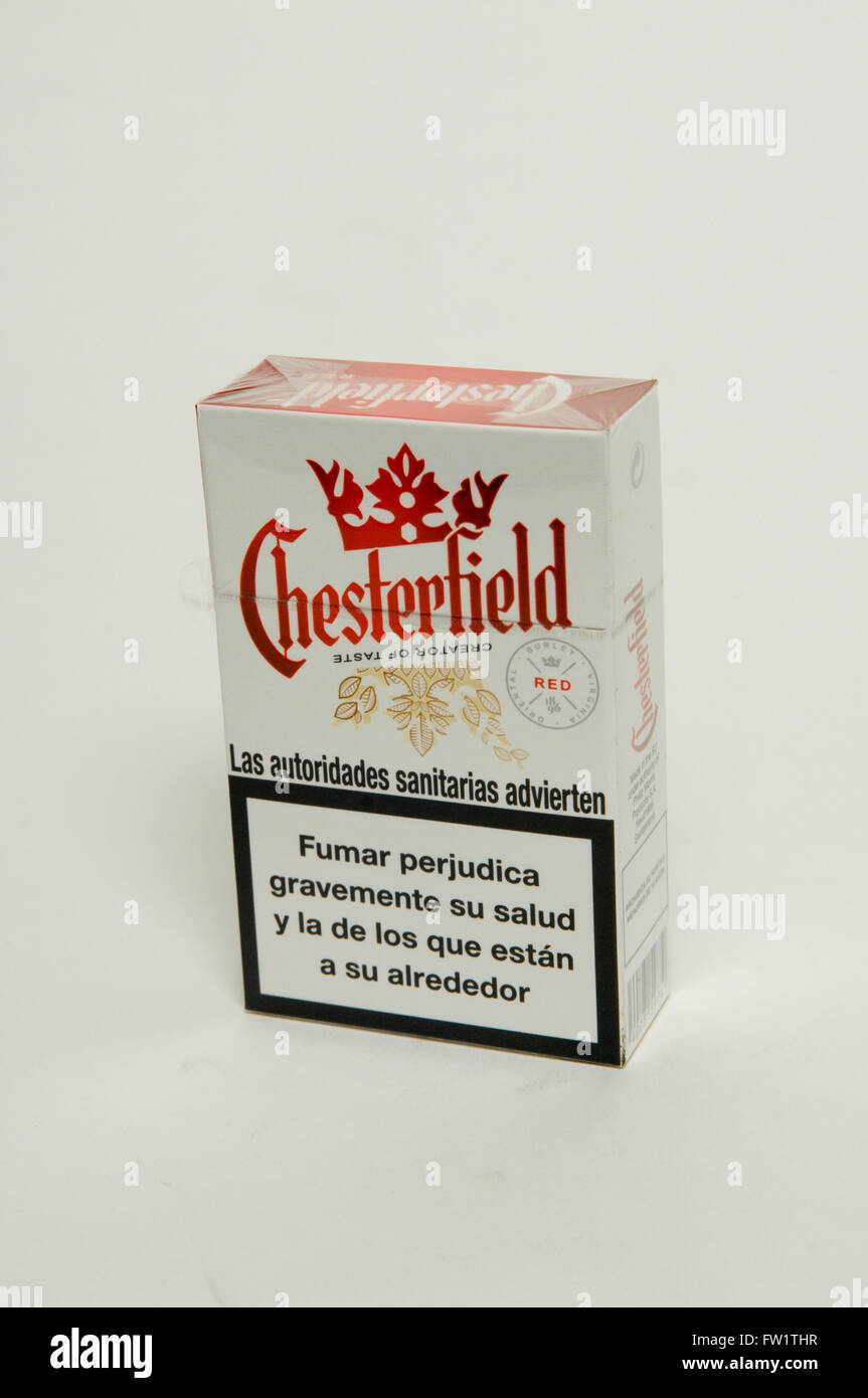 Chesterfield cigarettes blue packet on Fotos und Bildmaterial in