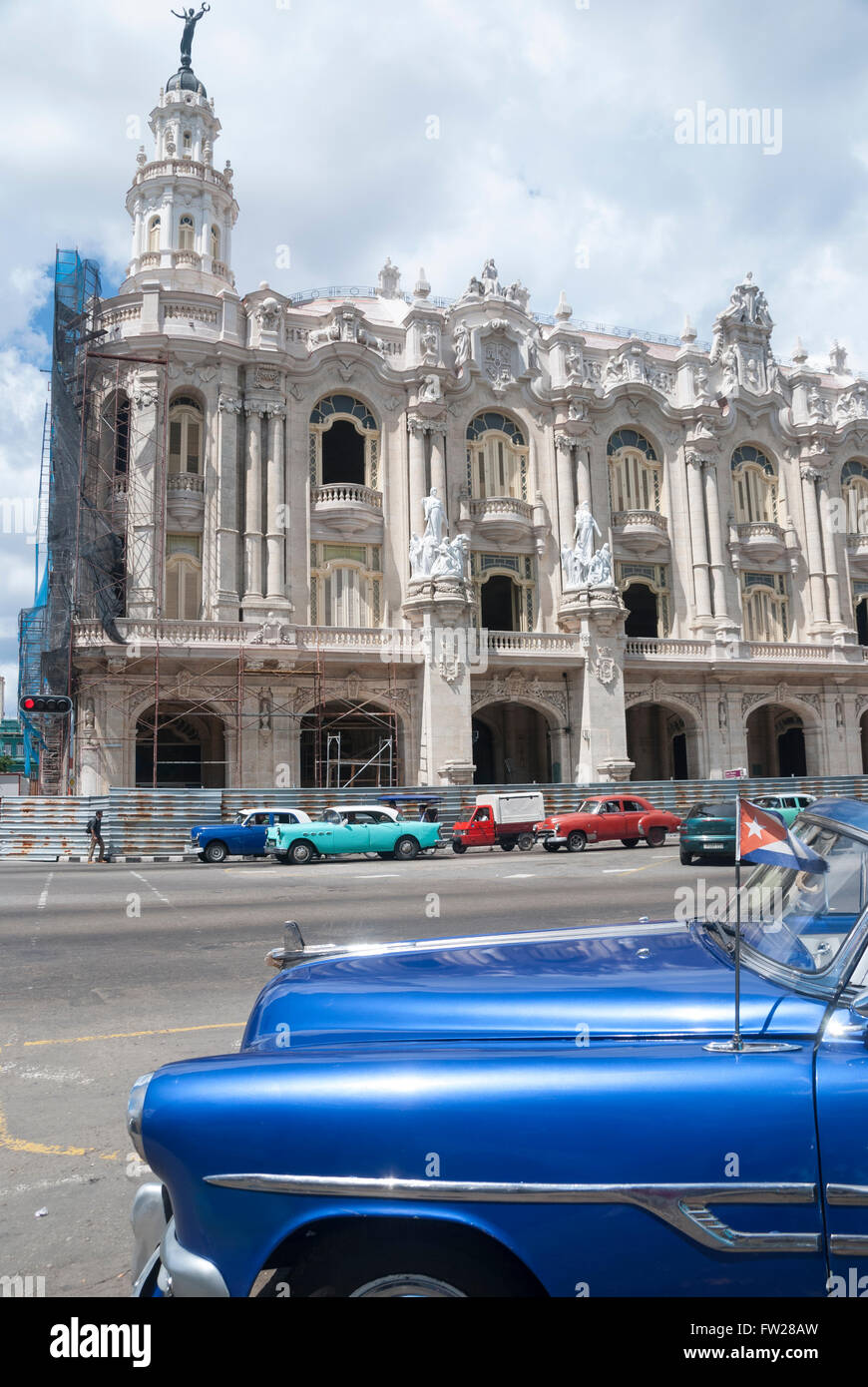 Vintage alte amerikanische 1950 Autos aufgereiht zu mieten wie taxis und Fahrzeuge auf dem Prado im Zentrum Havanna Kuba-tour Stockfoto