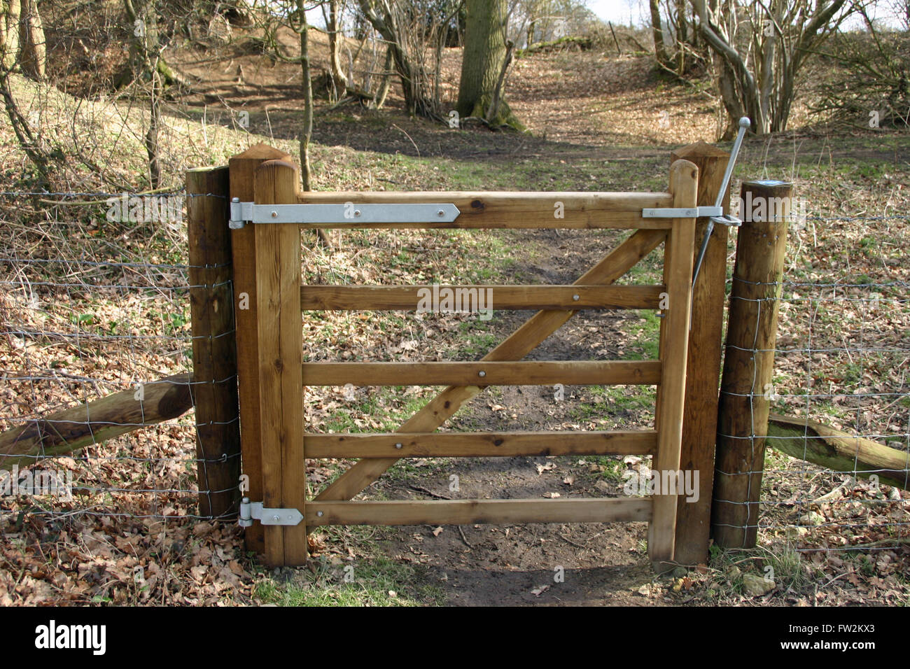 Kleine 5 bar Holztor Stockfoto