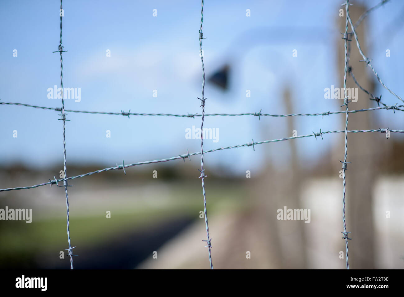 Zaun und Mauer um die KZ-Gedenkstätte Dachau Stockfoto