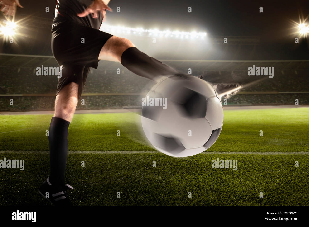 Athlet munter Fußball Stockfoto