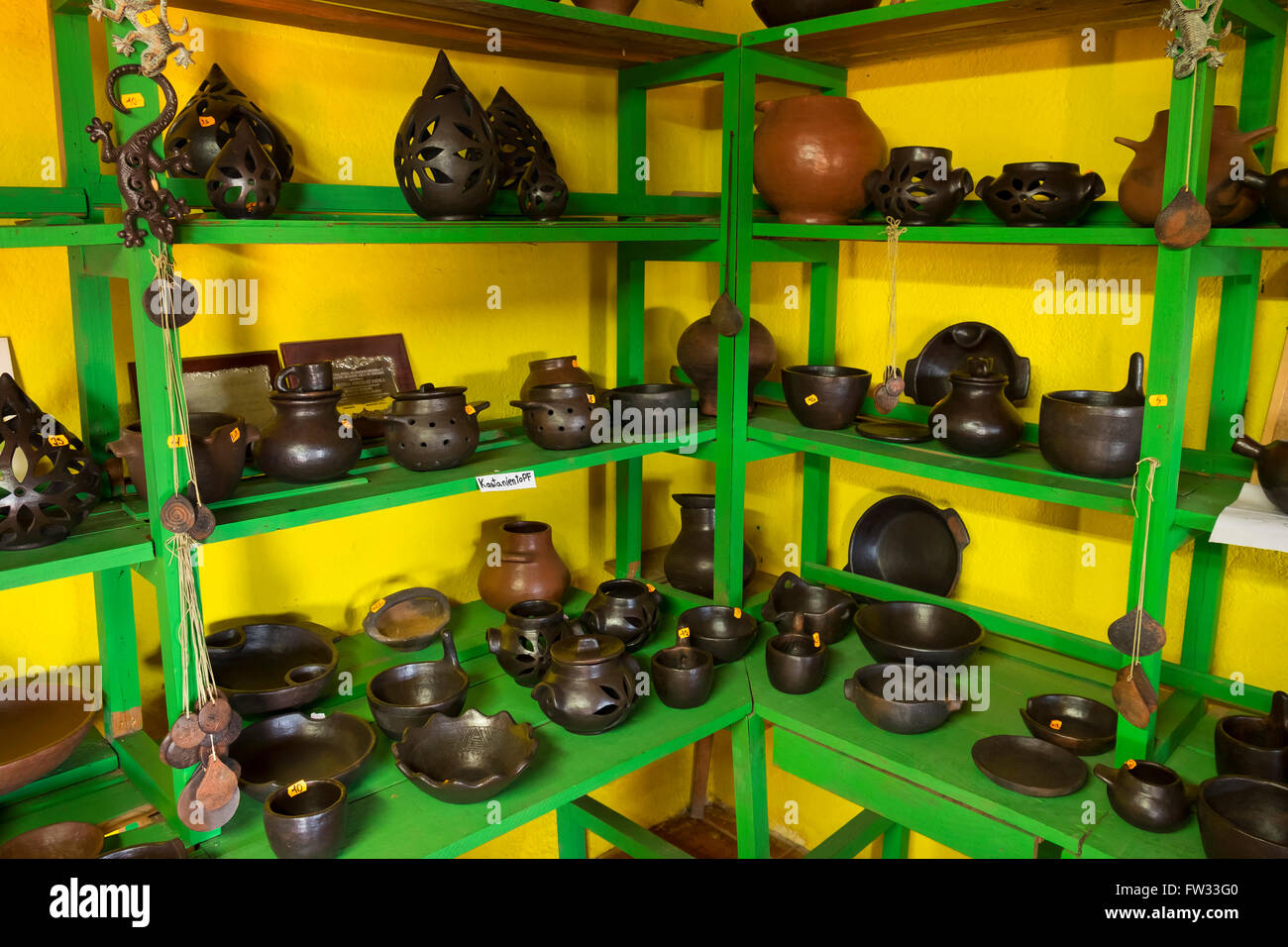 Traditionelle Potbank mit Keramik, El Cercado, Vallehermoso, La Gomera, Kanarische Inseln, Spanien Stockfoto